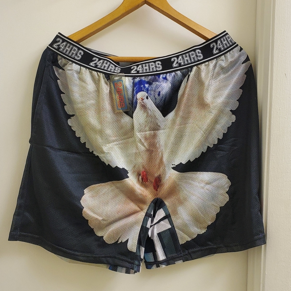 🤩New with tags 24 hours wonderland photo print mesh basketball shorts size M